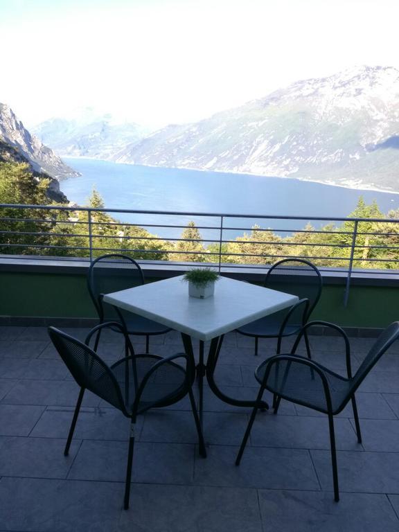 Апартаменты Un Balcone Sul Garda Tremosine Экстерьер фото